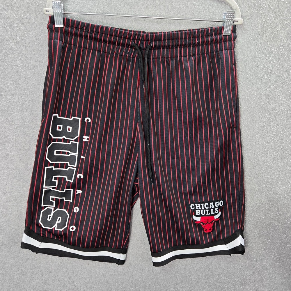 Chicago Bulls‎ Men Activewear Shorts Medium Black Basketball Logo UNK